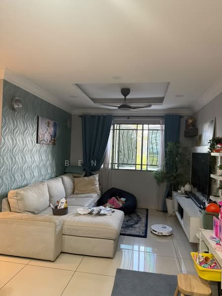 Pangsapuri untuk Dijual di Pangsapuri Suria 1 Batu Kawan - Ben Hew - Living Room - PropertyGuru.com.my