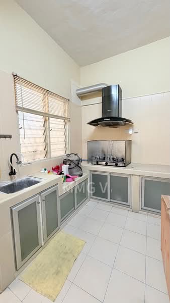 Rumah Teres 2 Tingkat untuk Dijual di Taman Selatan (Klang) - Vivian Koh - Kitchen - PropertyGuru.com.my