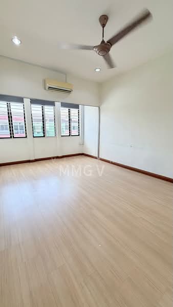 Rumah Teres 2 Tingkat untuk Dijual di Taman Selatan (Klang) - Vivian Koh - Interior - PropertyGuru.com.my