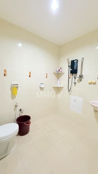 Rumah Teres 2 Tingkat untuk Dijual di Taman Selatan (Klang) - Vivian Koh - Bathroom - PropertyGuru.com.my