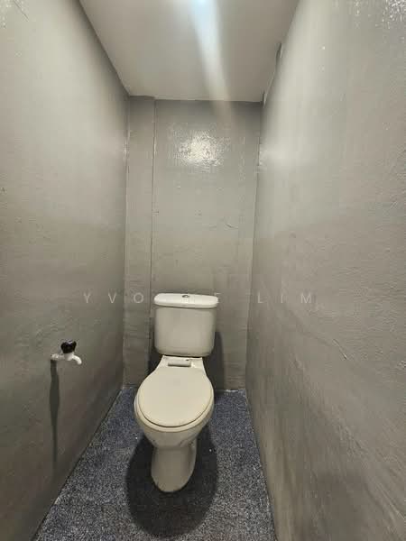 Flat for Sale at Flat Daisy - Yvonne Lim - Bathroom - PropertyGuru.com.my
