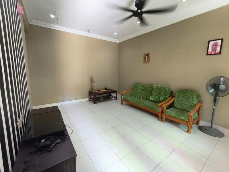 Rumah Teres 1 Tingkat untuk Disewa di Johor Bahru (Johor) - Vincent Tea - Living Room - PropertyGuru.com.my