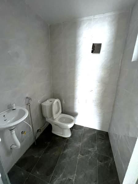 2-storey Terraced House for Sale in Bandar Baru Permas Jaya (Permas Jaya) - Karl Lim - Bathroom - PropertyGuru.com.my