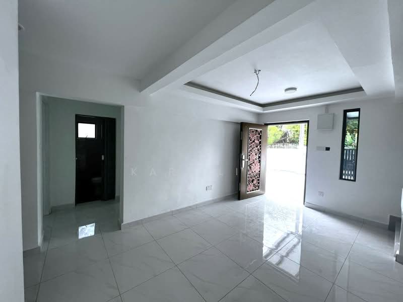 2-storey Terraced House for Sale in Bandar Baru Permas Jaya (Permas Jaya) - Karl Lim - Living Room - PropertyGuru.com.my