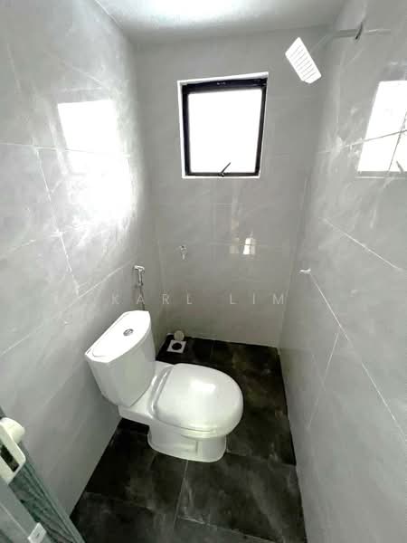2-storey Terraced House for Sale in Bandar Baru Permas Jaya (Permas Jaya) - Karl Lim - Bathroom - PropertyGuru.com.my