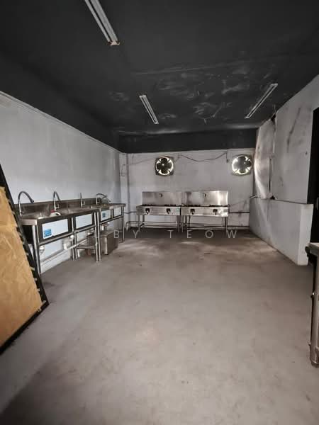 Kilang untuk Disewa di Taman Desa Cemerlang (Ulu Tiram) - Ruby Teow - Kitchen - PropertyGuru.com.my