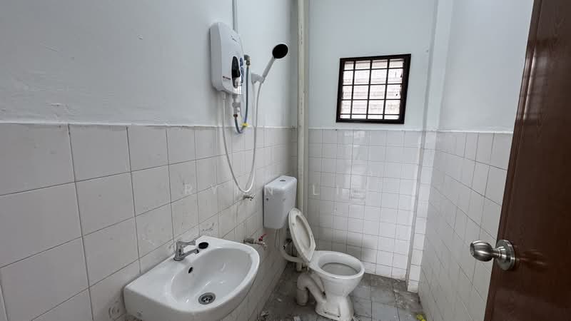 Apartment for Sale at Ria 1 - Rynn Lim - Bathroom - PropertyGuru.com.my