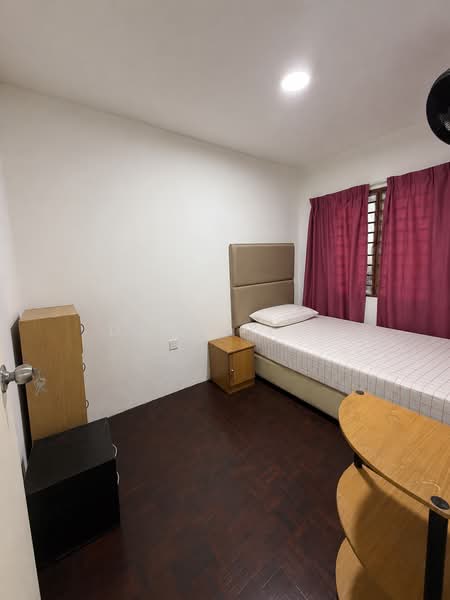 Rumah Teres 2.5 Tingkat untuk Disewa di Taman Sri Sinar (Segambut) - david lee - Bedroom - PropertyGuru.com.my