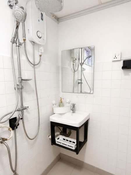 Rumah Teres 2.5 Tingkat untuk Dijual di Taman Sri Kepong (Batu) - Elvis Kok - Bathroom - PropertyGuru.com.my