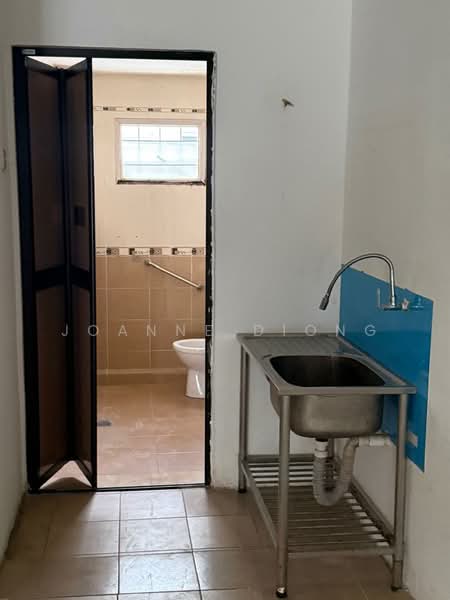 Shop for Rent in SS17 (Subang Jaya) - Joanne Diong - Bathroom - PropertyGuru.com.my