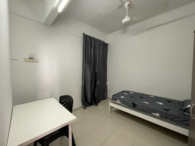 Apartment for Rent at Suria Apartment - JC Tay - Bedroom - PropertyGuru.com.my