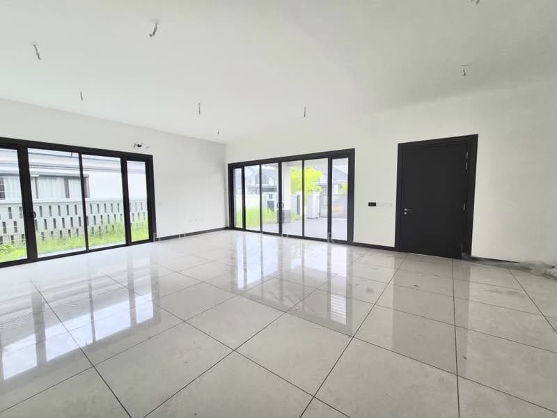 Rumah Berkembar untuk Dijual di Elmina (Shah Alam) - Brader Ray - Living Room - PropertyGuru.com.my