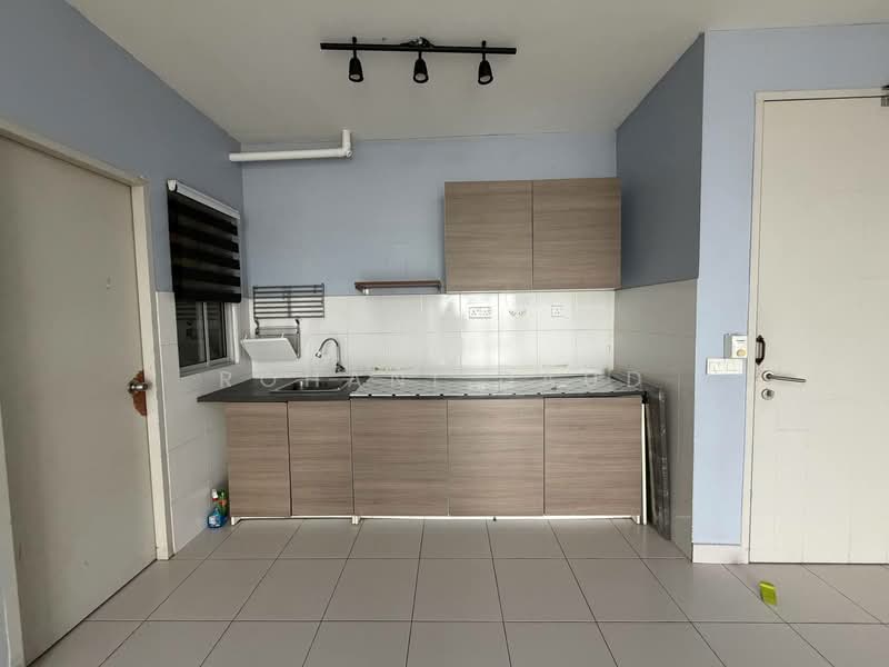 Pangsapuri untuk Disewa di D'Cerrum Apartment - Rohani Daud - Kitchen - PropertyGuru.com.my