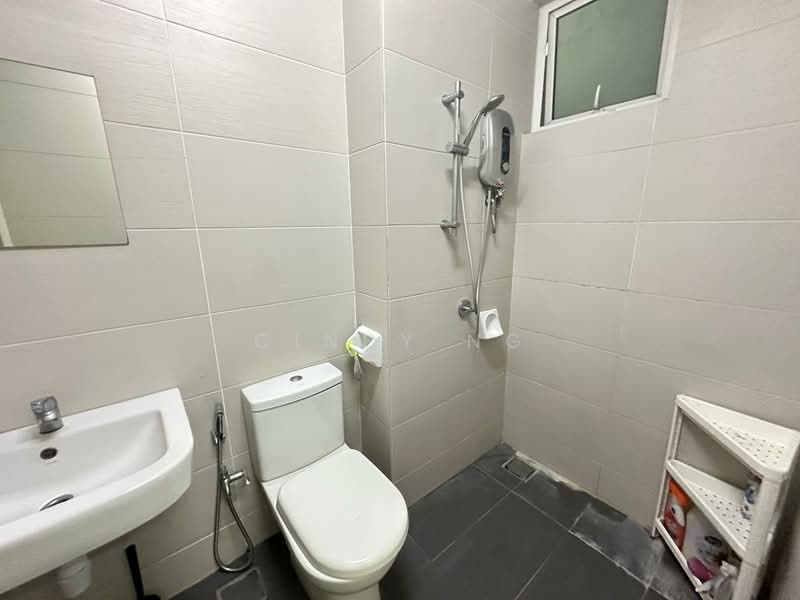 Kondominium untuk Dijual di The Regina - Cindy Ng - Bathroom - PropertyGuru.com.my