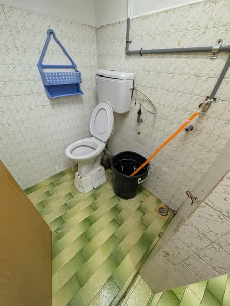Rumah Flat untuk Disewa di Flat Taman Ungku Tun Aminah - Miki Teoh - Bathroom - PropertyGuru.com.my