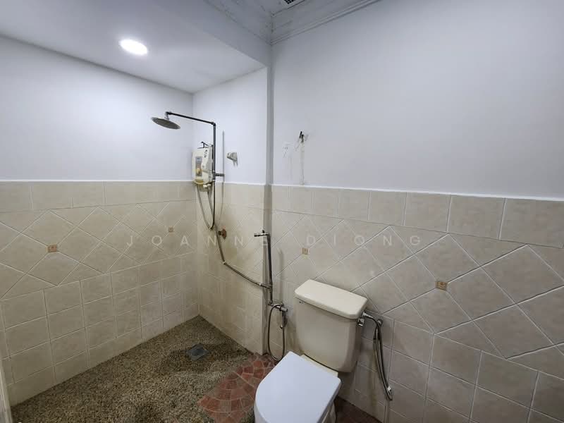 Rumah Teres 2 Tingkat untuk Dijual di Usj 1 (Subang Jaya) - Joanne Diong - Bathroom - PropertyGuru.com.my