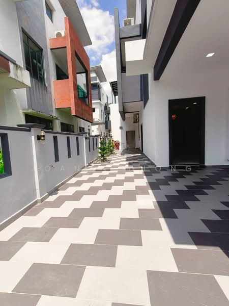 Rumah Berkembar untuk Dijual di Subang Jaya (Selangor) - Joanne Diong - Exterior - PropertyGuru.com.my