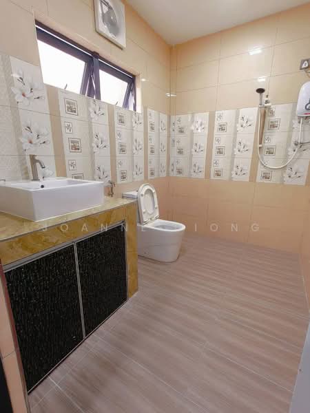 Rumah Berkembar untuk Dijual di Subang Jaya (Selangor) - Joanne Diong - Bathroom - PropertyGuru.com.my