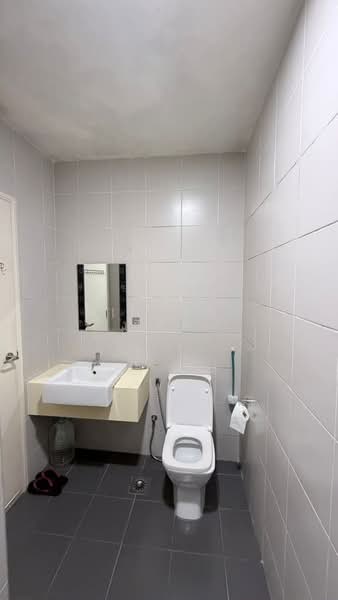Apartment for Rent at Meridin Suites @ The Meridin - Vincent Tea - Bathroom - PropertyGuru.com.my