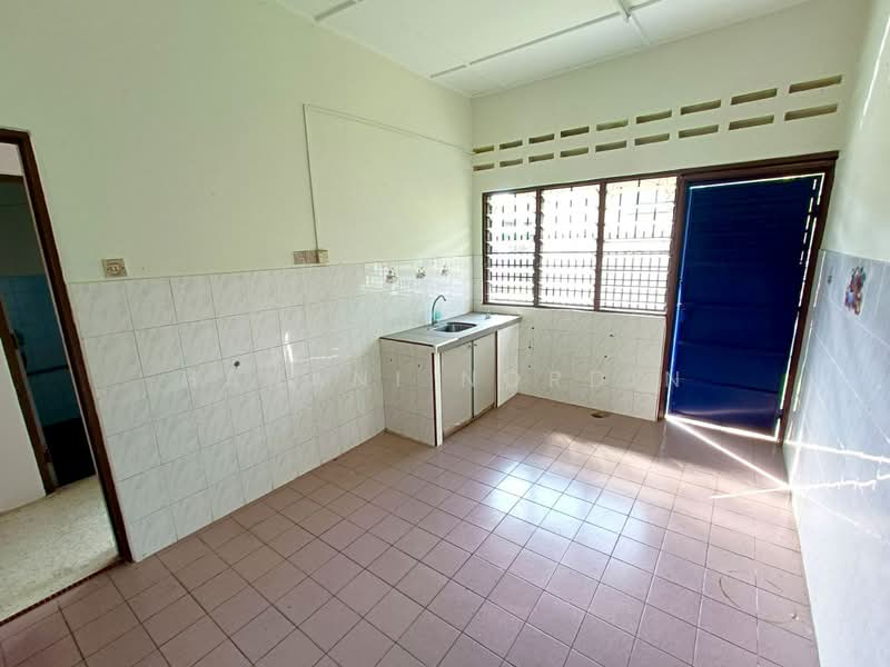 1-storey Terraced House for Sale in Ampang Jaya (Ampang) - Hanani Nordin - Kitchen - PropertyGuru.com.my