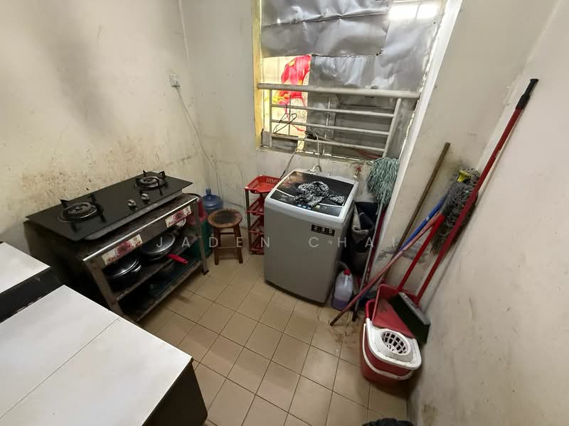 Kondominium untuk Dijual di Platinum Lake PV 12 - Jaden Chai - Kitchen - PropertyGuru.com.my