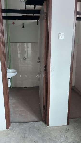 Kedai / Pejabat untuk Dijual di Melaka (Melaka City) - KS Wong - Bathroom - PropertyGuru.com.my