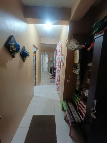 Pangsapuri untuk Dijual di Kristal Heights - Hanani Nordin - Corridor - PropertyGuru.com.my
