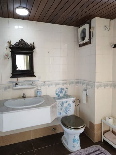 Kondominium untuk Dijual di Seaview Garden - Jason Phoon - Bathroom - PropertyGuru.com.my