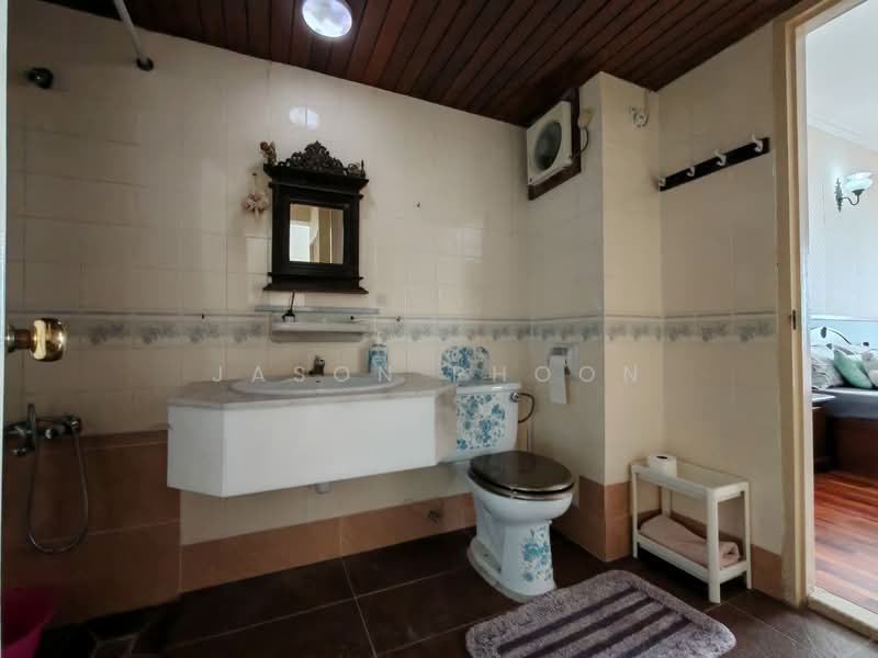 Kondominium untuk Dijual di Seaview Garden - Jason Phoon - Bathroom - PropertyGuru.com.my
