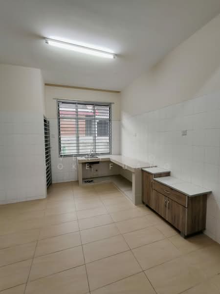 1-storey Terraced House for Rent in Setia Alam (Selangor) - Veni Foo Yoke Fuang - Kitchen - PropertyGuru.com.my