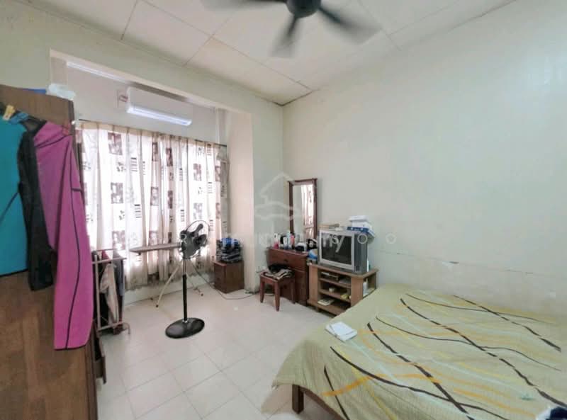 2-storey Terraced House for Sale in Bandar Kinrara Seksyen 5 (Bandar Kinrara) - Bryant Soo - Bedroom - PropertyGuru.com.my