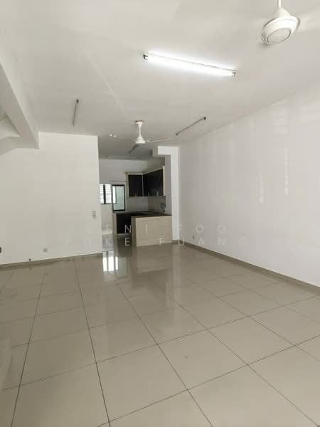 Rumah Teres 2.5 Tingkat untuk Disewa di Setia Alam (Selangor) - Veni Foo Yoke Fuang - Living Room - PropertyGuru.com.my