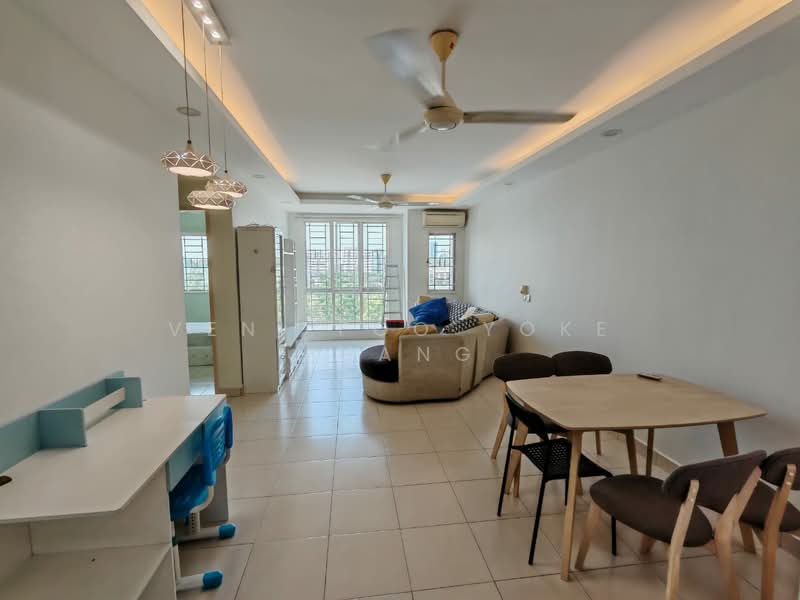 Pangsapuri untuk Disewa di Seri Baiduri - Veni Foo Yoke Fuang - Living Room - PropertyGuru.com.my