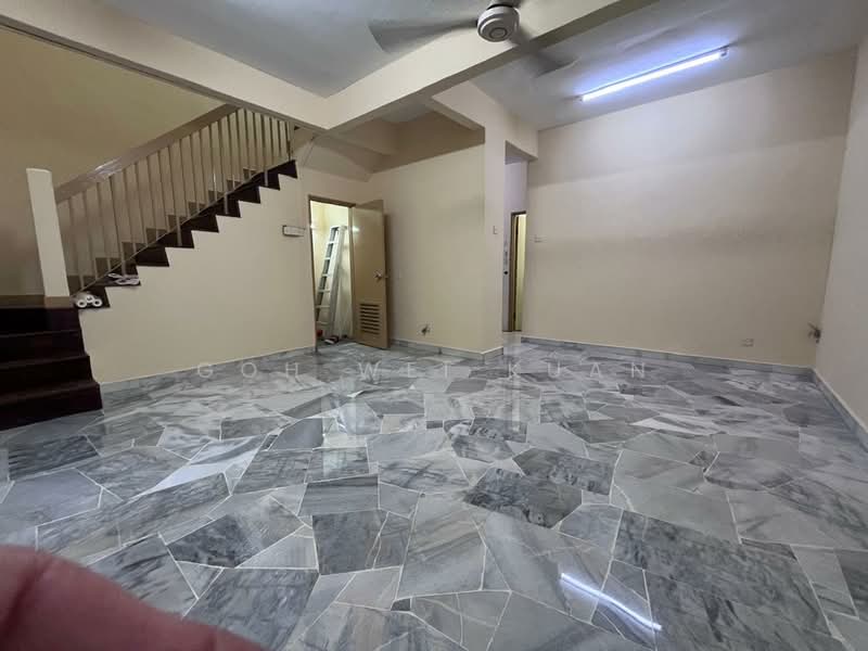 Rumah Teres untuk Dijual di Usj 13 (Subang Jaya) - Goh Wei Kuan - Living Room - PropertyGuru.com.my