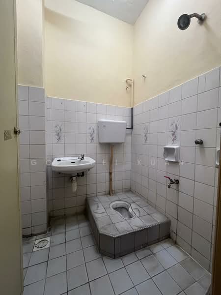 Rumah Teres untuk Dijual di Usj 13 (Subang Jaya) - Goh Wei Kuan - Bathroom - PropertyGuru.com.my