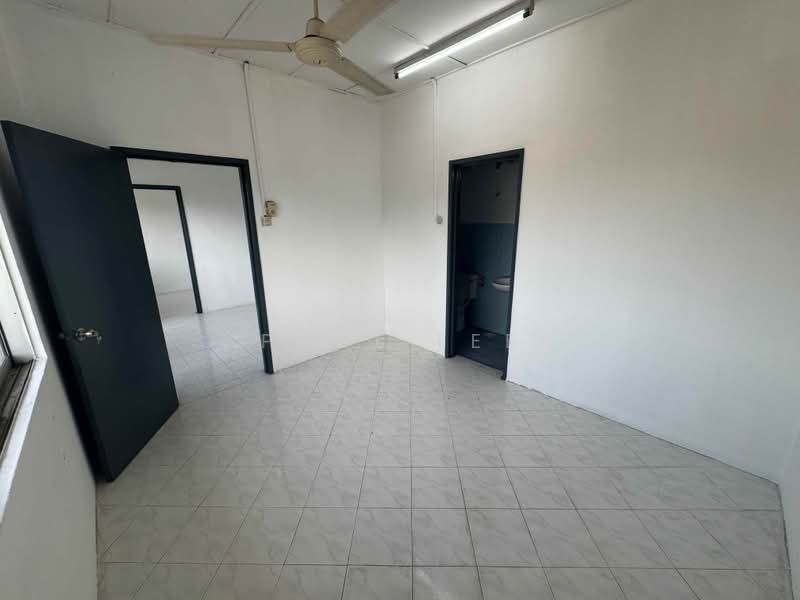 Apartment for Sale at Pangsapuri Putra Indah - Paul Lee - Interior - PropertyGuru.com.my