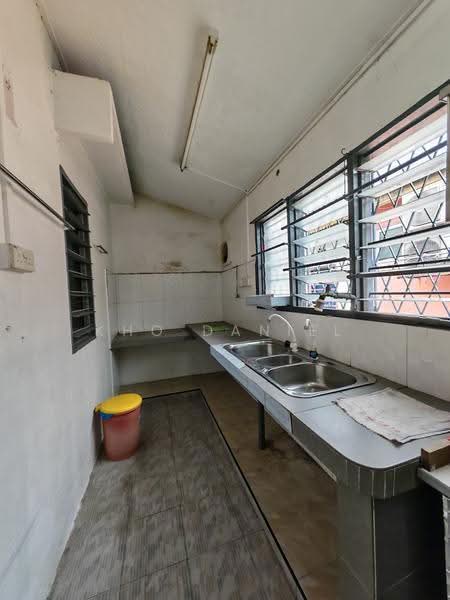 1-storey Terraced House for Sale in Bandar Baru Kuala Selangor (Kuala Selangor) - Kho Daniel - Kitchen - PropertyGuru.com.my
