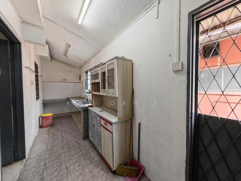 1-storey Terraced House for Sale in Bandar Baru Kuala Selangor (Kuala Selangor) - Kho Daniel - Kitchen - PropertyGuru.com.my