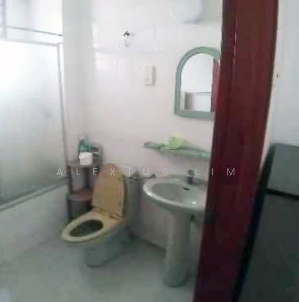 Kondominium untuk Dijual di Stulang View - Alexius Lim - Bathroom - PropertyGuru.com.my
