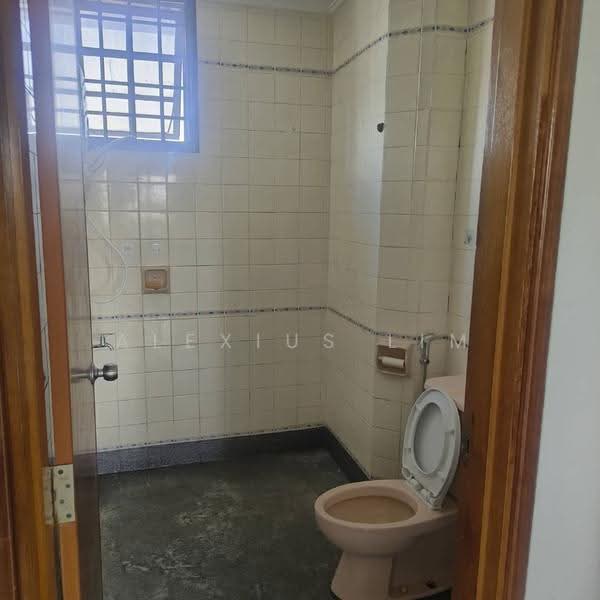 Kondominium untuk Dijual di Stulang View - Alexius Lim - Bathroom - PropertyGuru.com.my