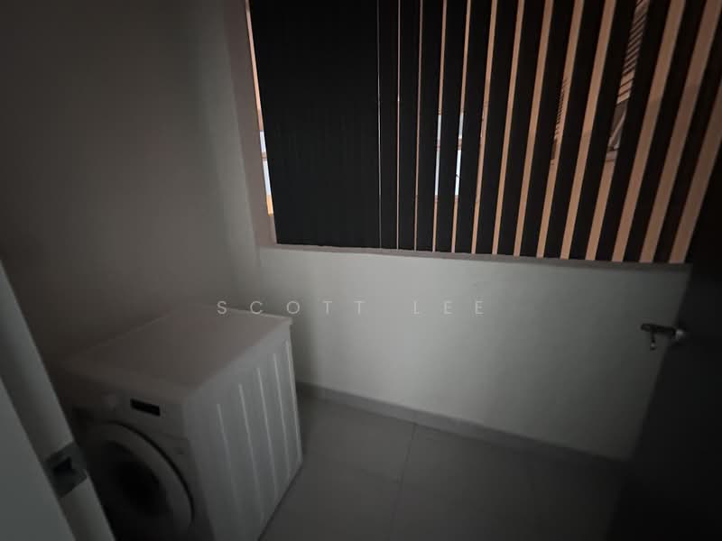 Servis Apartment untuk Dijual di Met 1 Residences - Scott Lee - Balcony - PropertyGuru.com.my