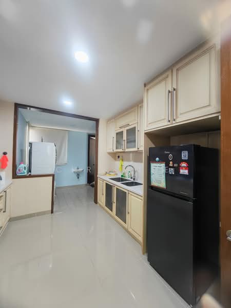 Kondominium untuk Dijual di Desa Damansara - Chris Tee - Kitchen - PropertyGuru.com.my
