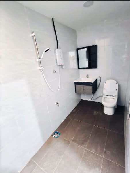 Twin Villa for Rent in Forest City (Gelang Patah) - Alexius Lim - Bathroom - PropertyGuru.com.my