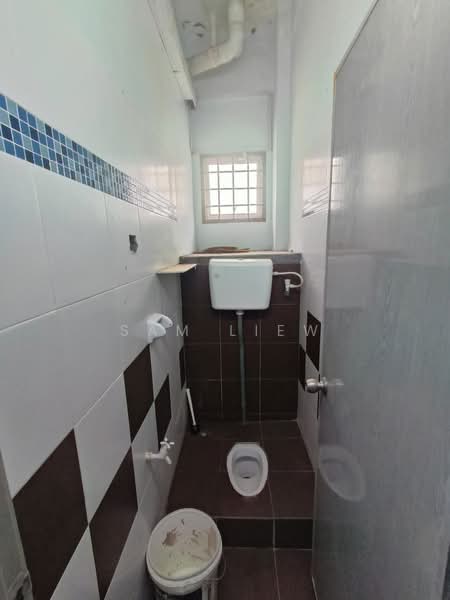 Kedai untuk Disewa di Johor Bahru (Johor) - Sam Liew - Bathroom - PropertyGuru.com.my