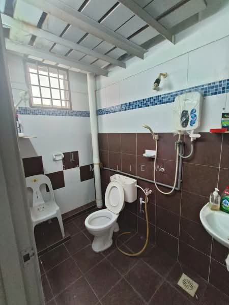 Kedai untuk Disewa di Johor Bahru (Johor) - Sam Liew - Bathroom - PropertyGuru.com.my