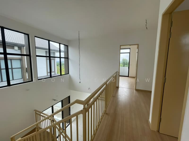 Semi-Detached House for Sale in Semenyih (Selangor) - Soon Sheng Law - Corridor - PropertyGuru.com.my