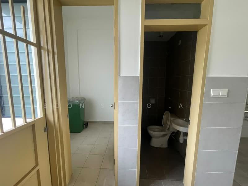 Semi-Detached House for Sale in Semenyih (Selangor) - Soon Sheng Law - Bathroom - PropertyGuru.com.my