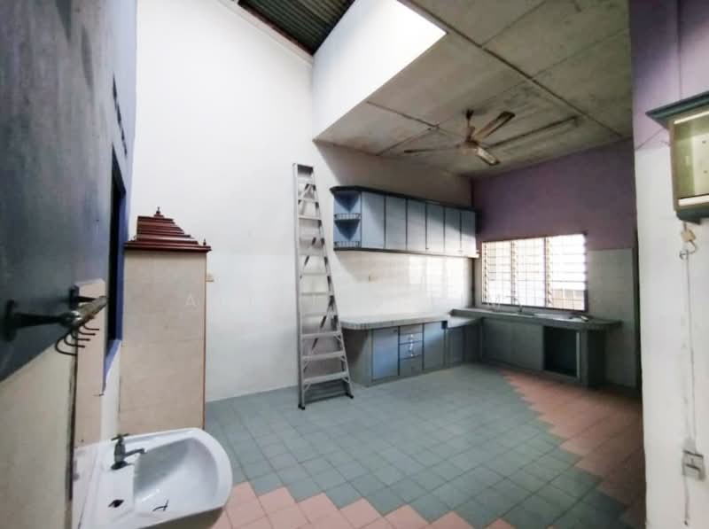Rumah Teres 1 Tingkat untuk Dijual di Taman Masai (Masai) - Alexius Lim - Kitchen - PropertyGuru.com.my