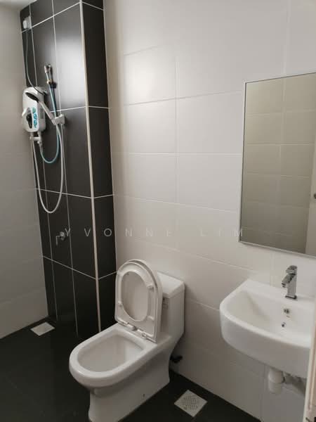 Service Residence for Sale at Twin Danga Residence - Yvonne Lim - Bathroom - PropertyGuru.com.my
