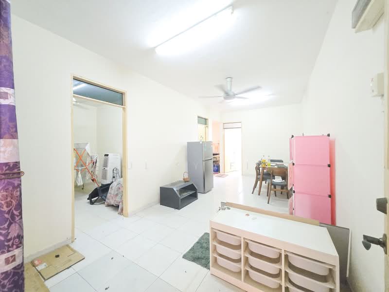 Apartment for Sale at Mentari Court - Zul Syafiq - Living Room - PropertyGuru.com.my